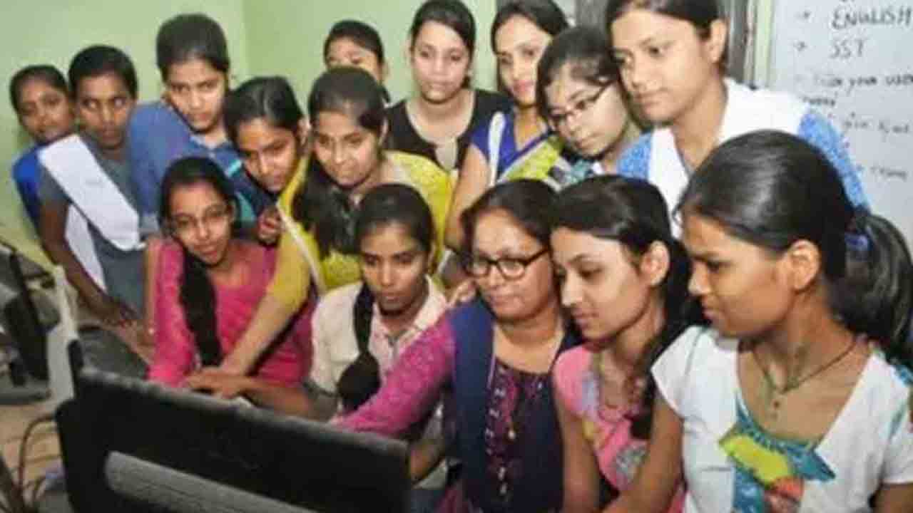 30 వరకు స్పాట్‌ అడ్మిషన్ల గడువు