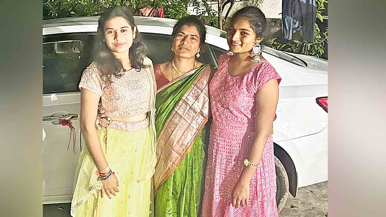 బస్సు ప్రమాదంలో సజీవదహనమైన వస్తాకొండూర్ యువతి