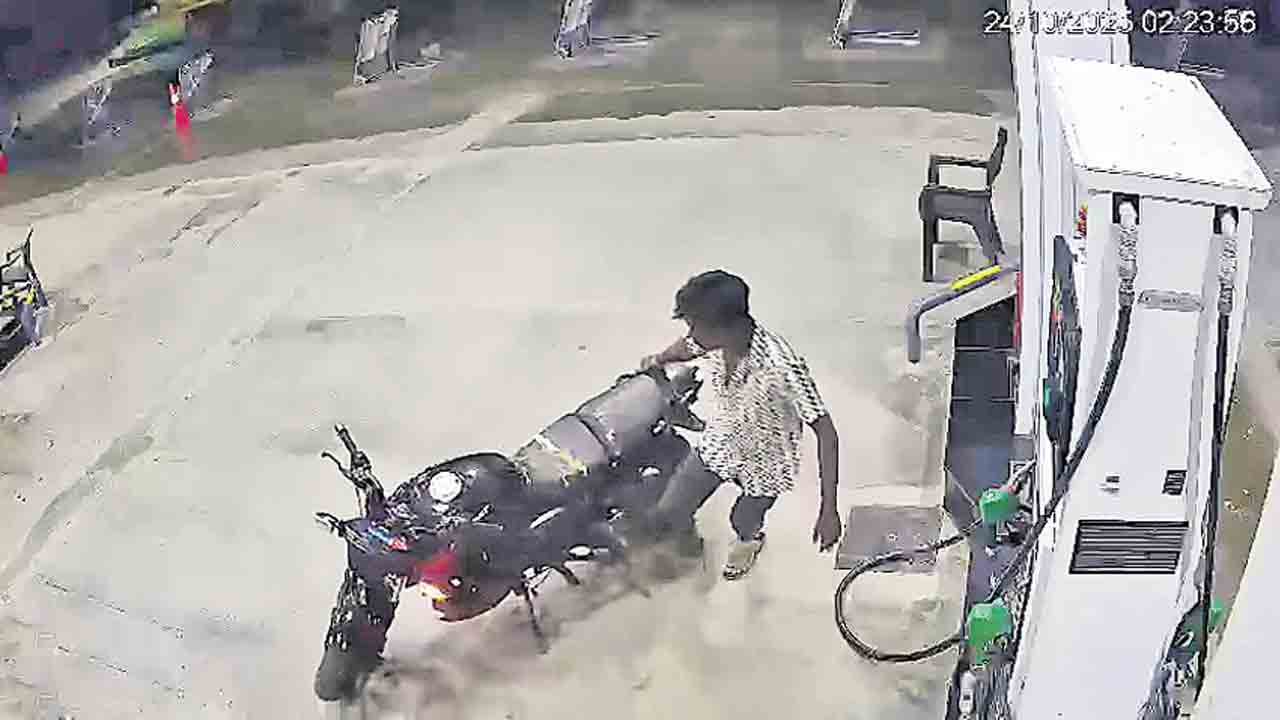 వీడిన కర్నూల్ బస్సు ప్రమాద మిస్టరీ