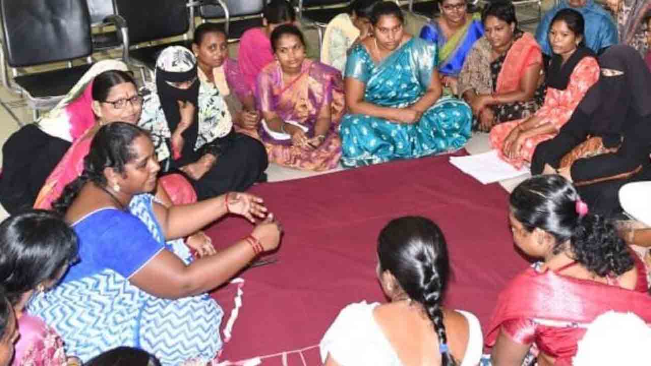 ‘ఇందిరా మహిళాశక్తి’ ఖాతాలు తెరవండి