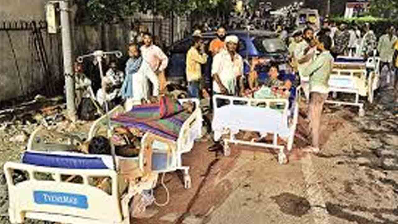 ఐసీయూలో మంటలు.. ఆరుగురి మృతి