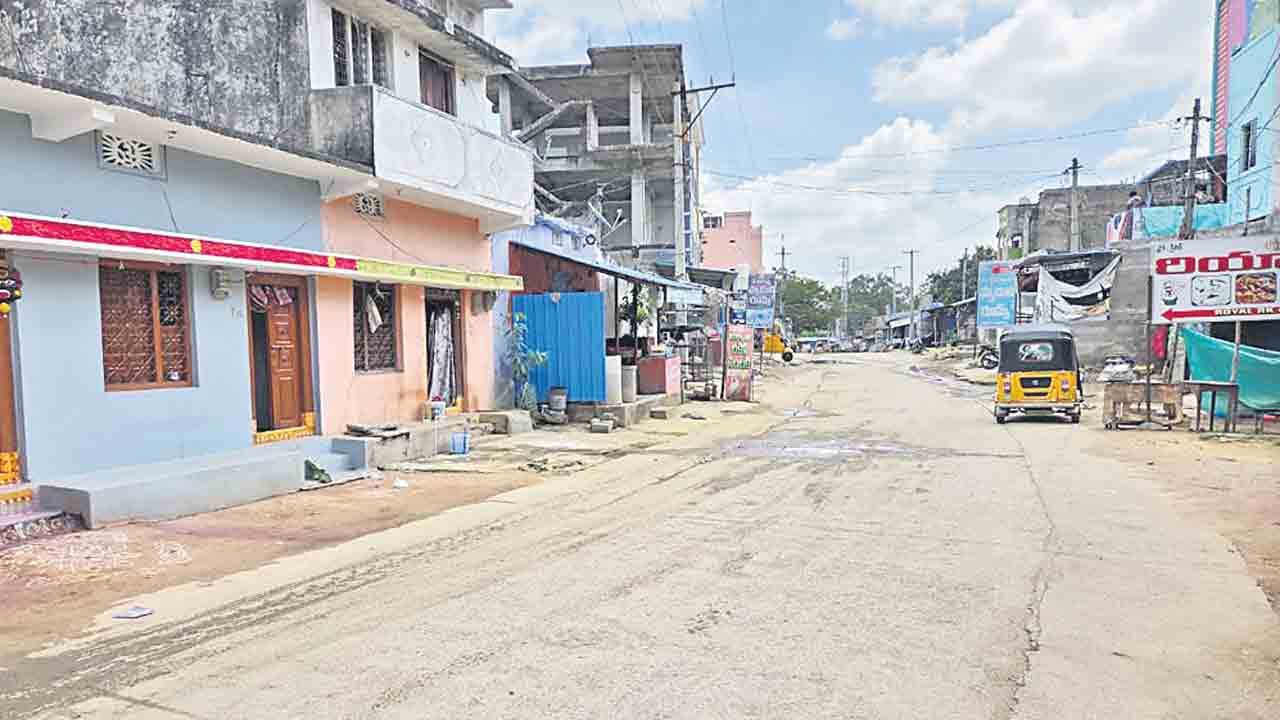 Yadagirigutta | విస్తరణ సరే.. పరిహారం సంగతేందీ.. పాతగుట్ట రోడ్డు విస్తరణ పనుల్లో గందరగోళం