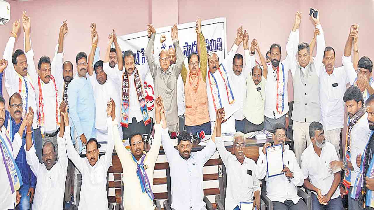 బీసీలకు కాంగ్రెస్‌, బీజేపీ ద్రోహం