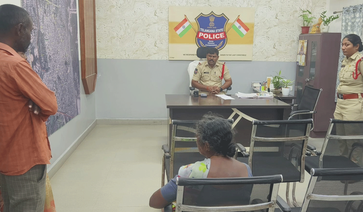 Godavarikhani | ఆత్మహత్య వద్దు.. తామున్నామంటూ వృద్ధురాలికి భరోసా కల్పించిన గోదావరిఖని వన్‌టౌన్‌ సీఐ ఇంద్రసేనారెడ్డి