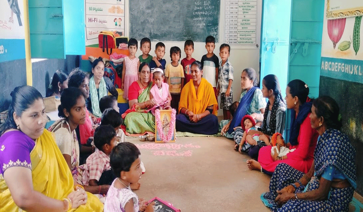 pegdapally | అంగన్వాడీ కేంద్రాల్లో చిన్నారులకు అక్షరాభ్యాసం, అన్నప్రాసన