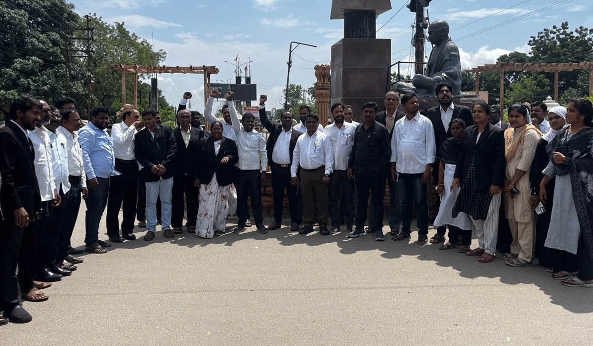 Godavarikhani | న్యాయవాదులపై దాడిని నిరిసిస్తూ… గోదావరిఖనిలో న్యాయవాదుల ఆందోళన