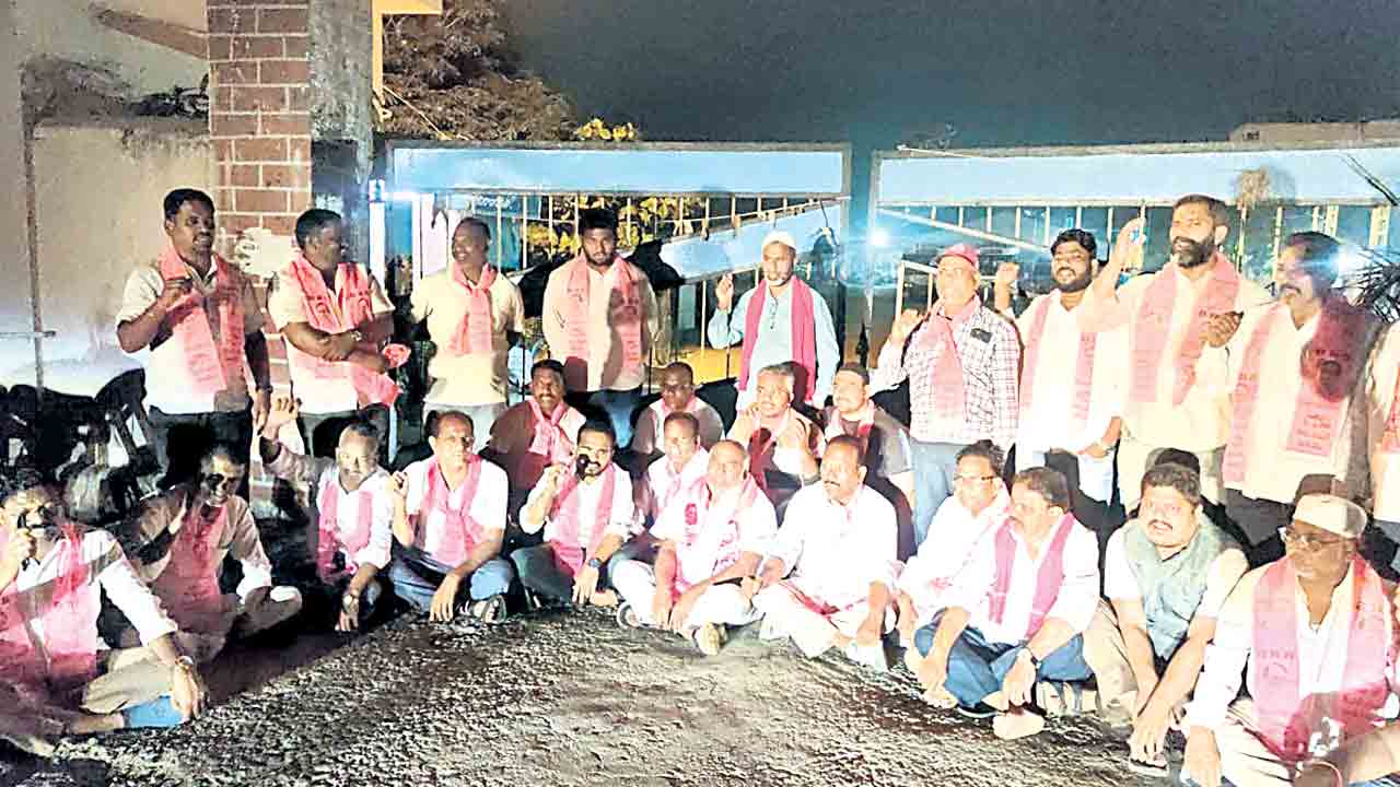 బీసీ బంద్‌ సక్సెస్.. బీఆర్‌ఎస్‌ పార్టీ ఆధ్వర్యంలో ఆందోళన హోరు