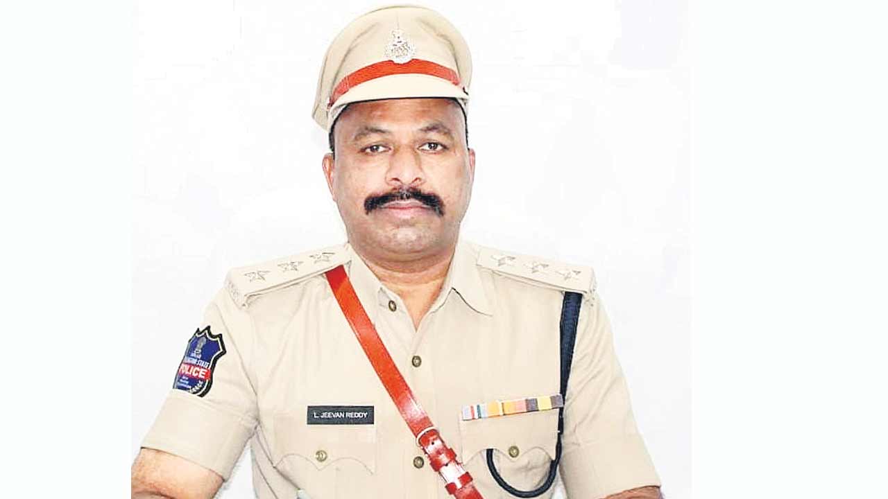 భూ మాఫియా కుంభకోణం