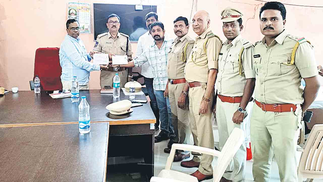 దరఖాస్తుల ప్రక్రియ పారదర్శకంగా నిర్వహించాలి