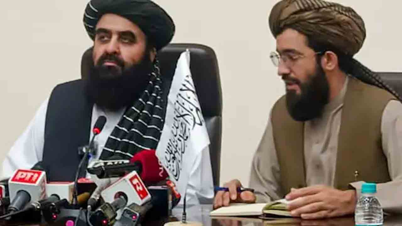 తాలిబన్‌ నేత ప్రెస్‌ మీట్‌లో.. మహిళా జర్నలిస్టులకు నోఎంట్రీ