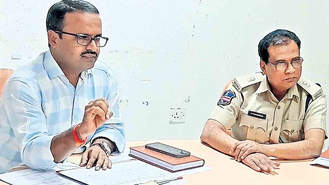 మద్యం షాపుల దరఖాస్తుదారులకు సేల్స్‌ వివరాలివ్వాలి