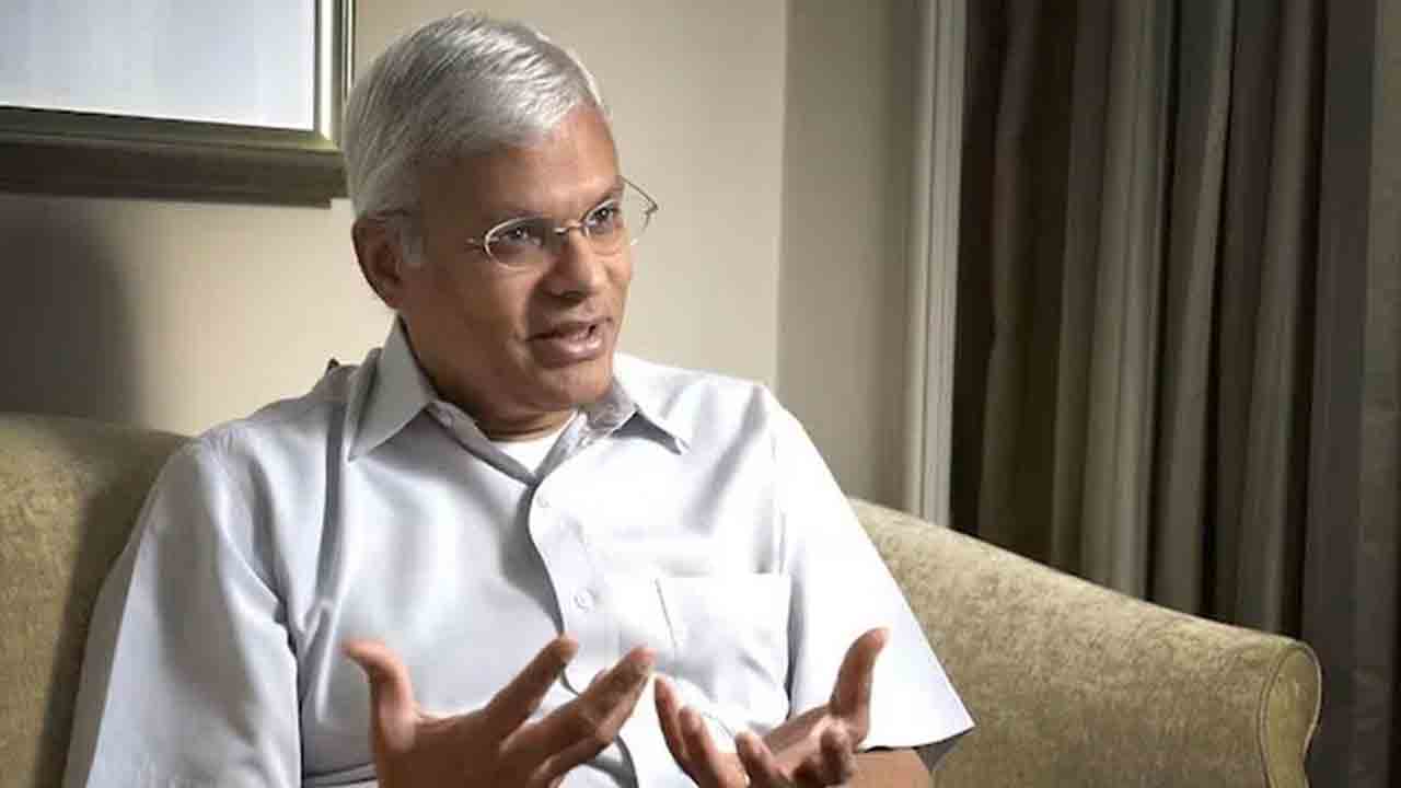 భారత్‌ సంతతి రక్షణ నిపుణుడి అరెస్టు