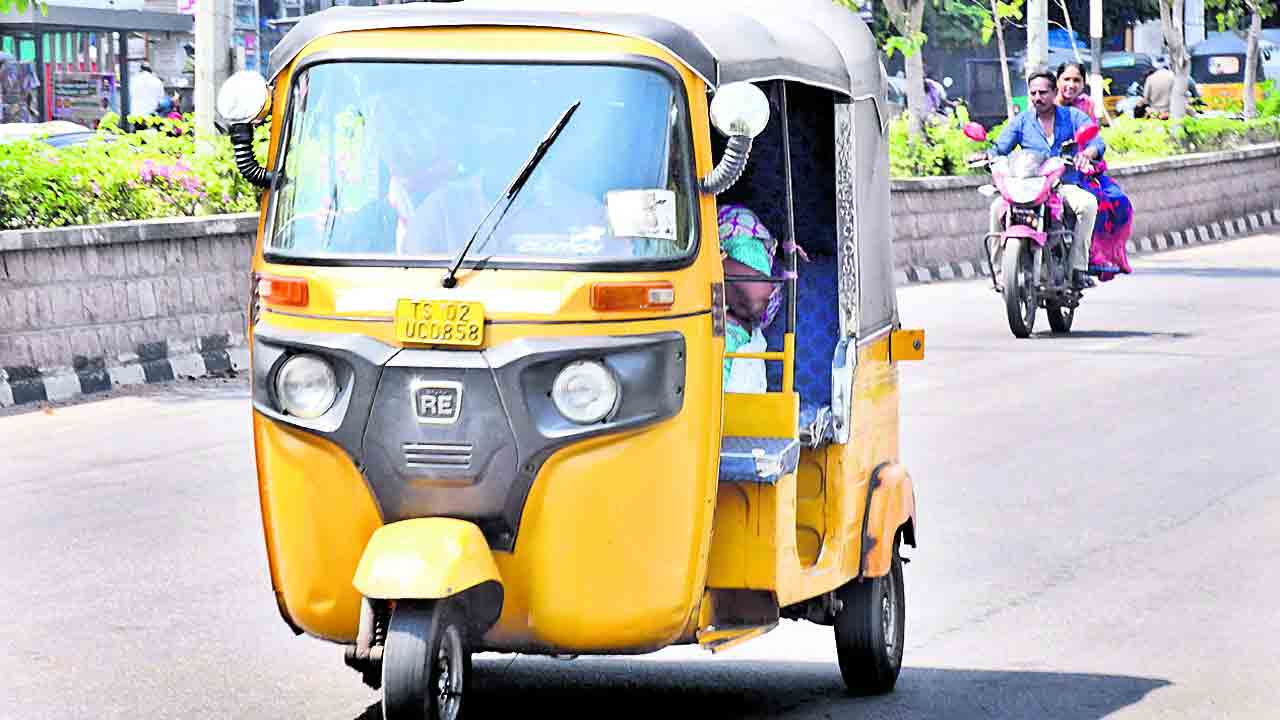 బతుకులు ఆగమవుతున్నయ్‌