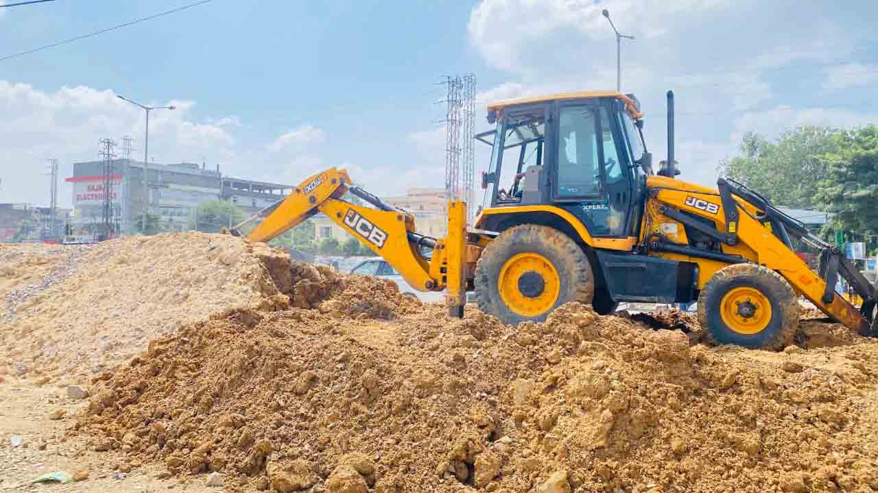 Auto Stand | ఆటోడ్రైవ‌ర్ల ఇబ్బందులు.. కార్పొరేటర్ మెట్టు కుమార్ యాదవ్ సొంత డబ్బులతో ఆటో స్టాండ్ ఏర్పాటు