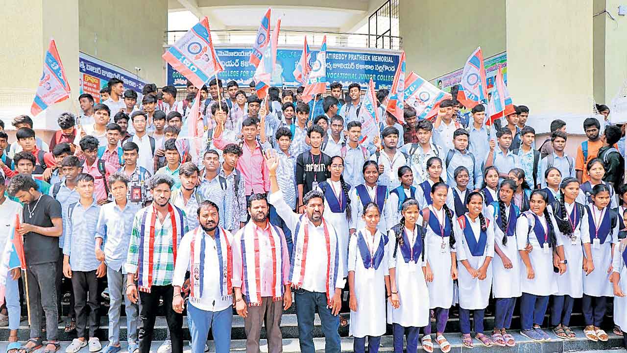 చెల్లని జీవోపై బీసీల ఫైర్‌