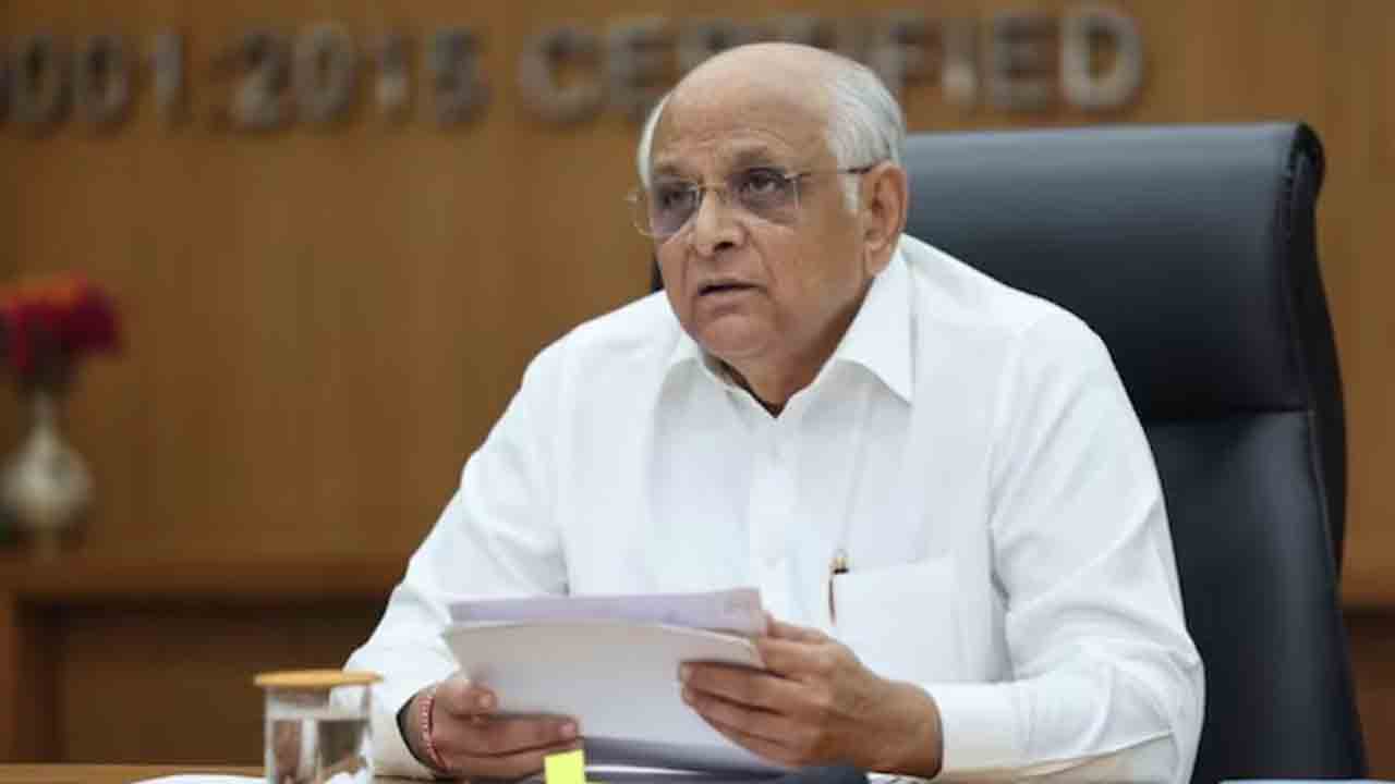 Gujarat ministers resign | గుజరాత్‌ మంత్రులంతా రాజీనామా.. రేపు మంత్రివర్గ   విస్తరణ