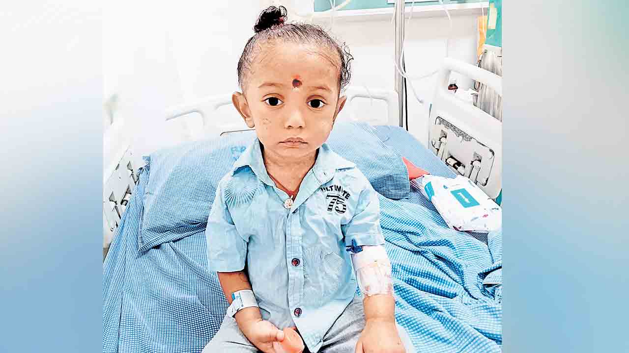 పసివాడి ప్రాణం కాపాడండి!