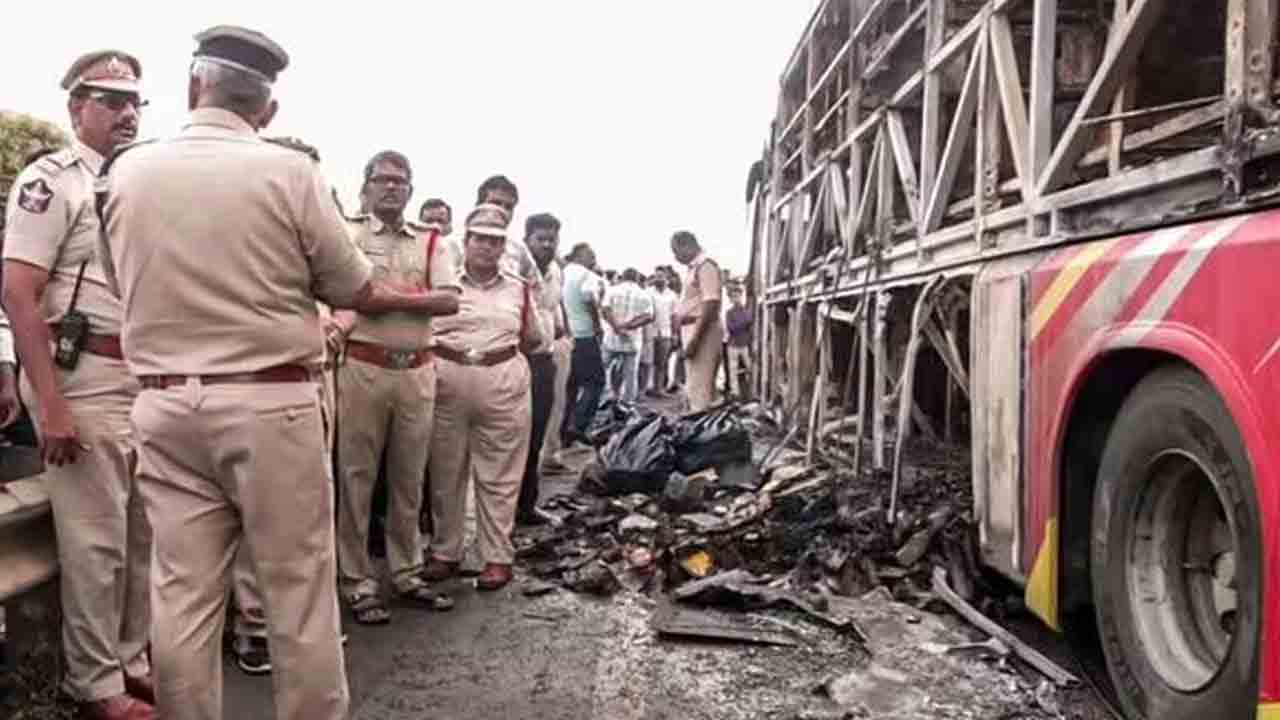 రాంచీ వద్ద బస్సులో మంటలు
