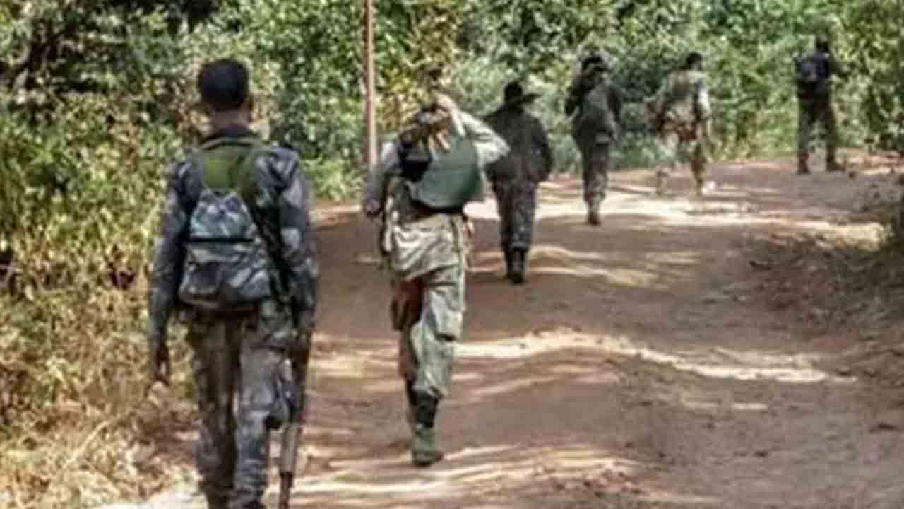 బస్తర్‌లో 10 వేల రేడియోల పంపిణీ