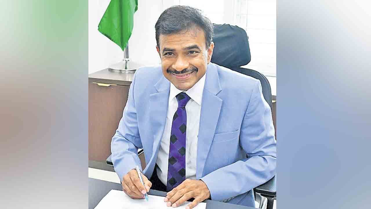 సీవీ ఆనంద్‌ బాధ్యతల స్వీకరణ