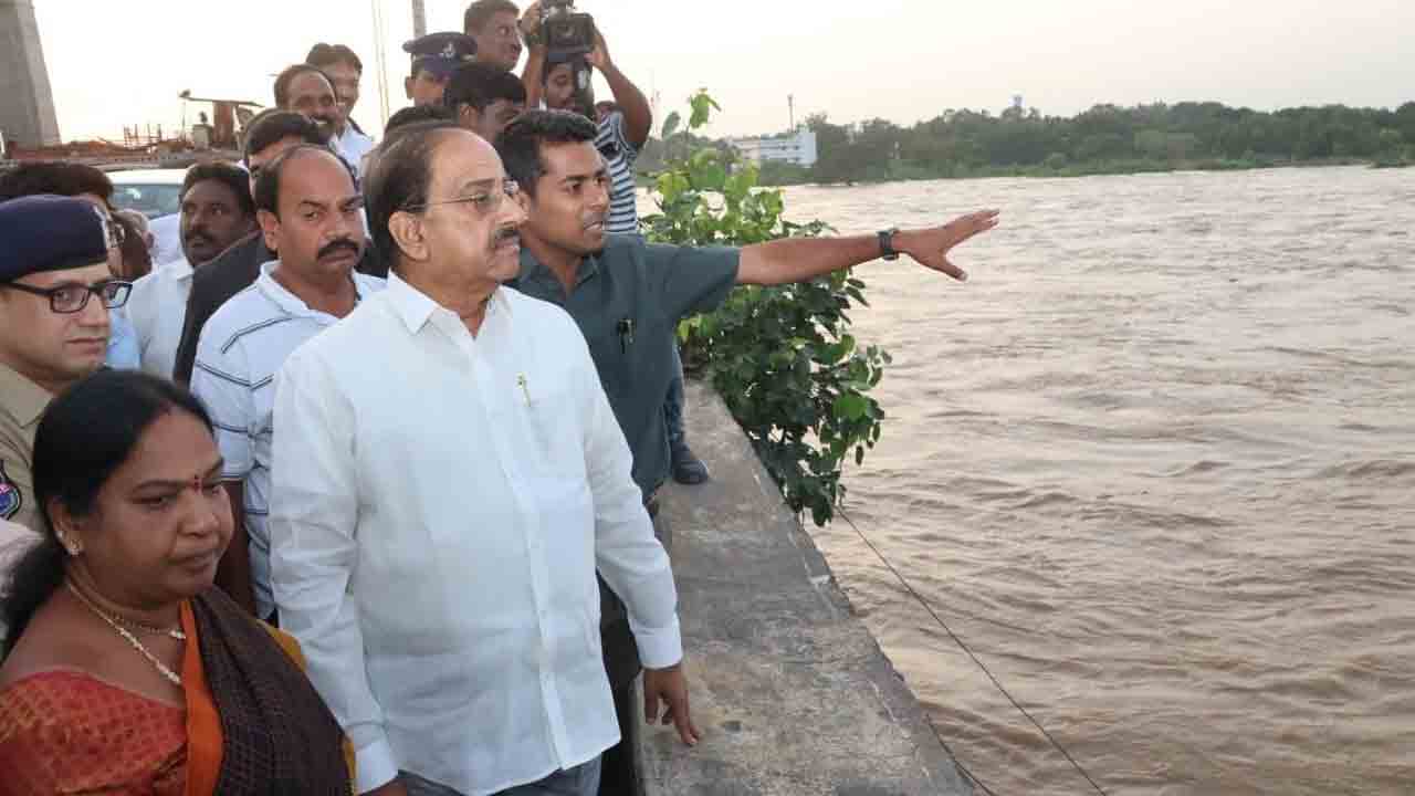 ‘ముంపు’ వాసులకు అండగా..