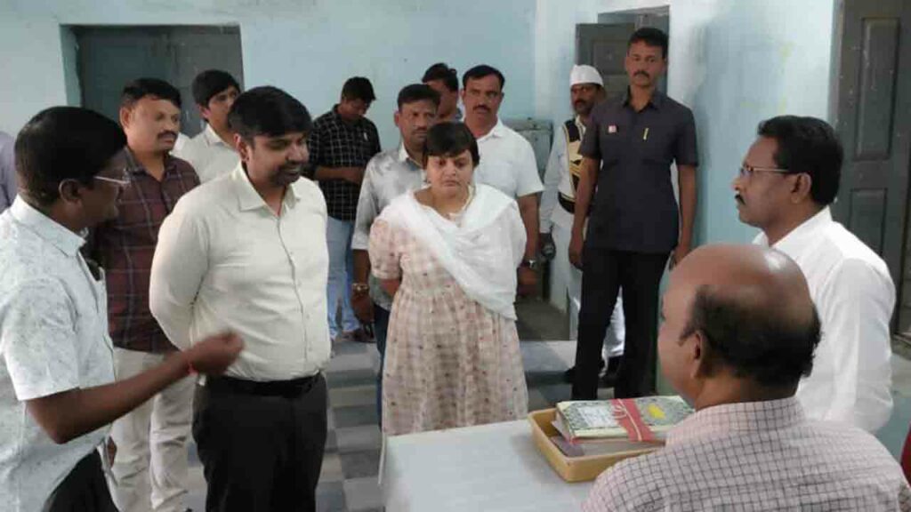 Collector Kumar Deepak 1