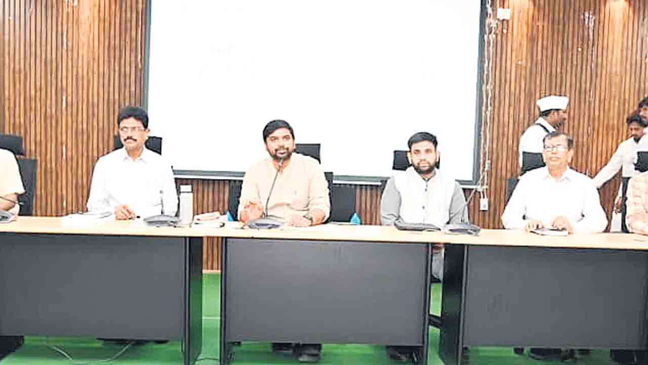 ఎన్నికల విధులు సమర్థవంతంగా నిర్వహించాలి