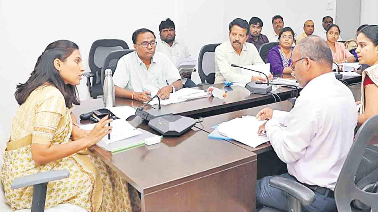 ఆయిల్పామ్ సాగు లక్ష్యాన్ని సాధించాలి