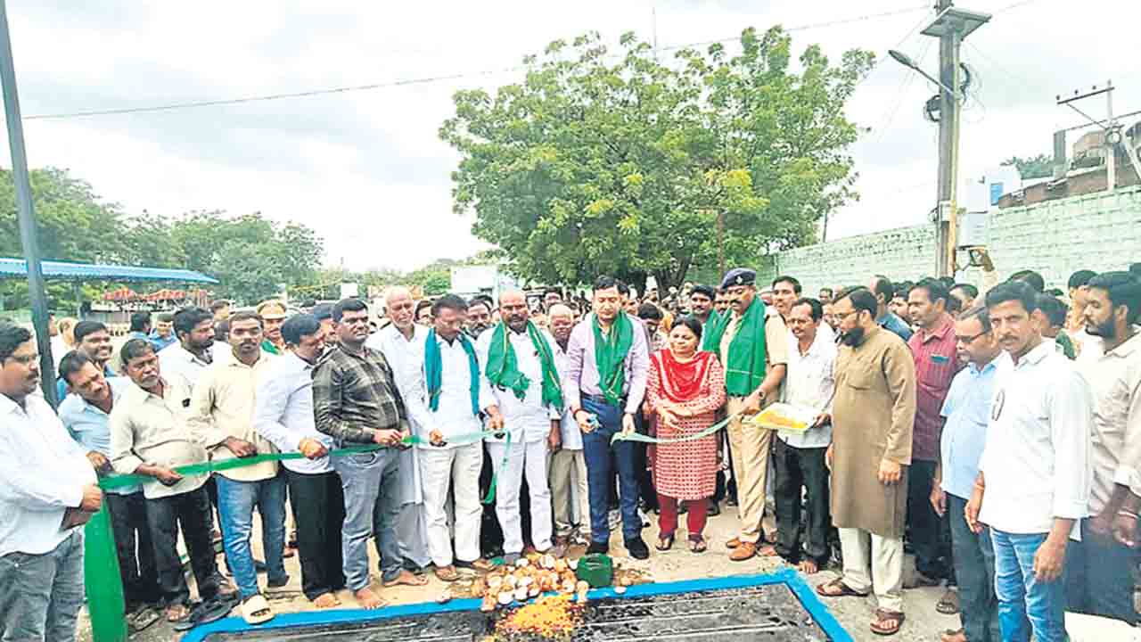 పత్తి కొనుగోళ్లు ప్రారంభం.. ఈ నెల 27 నుంచి పూర్తిస్థాయిలో కొనుగోళ్లకు ఏర్పాట్లు