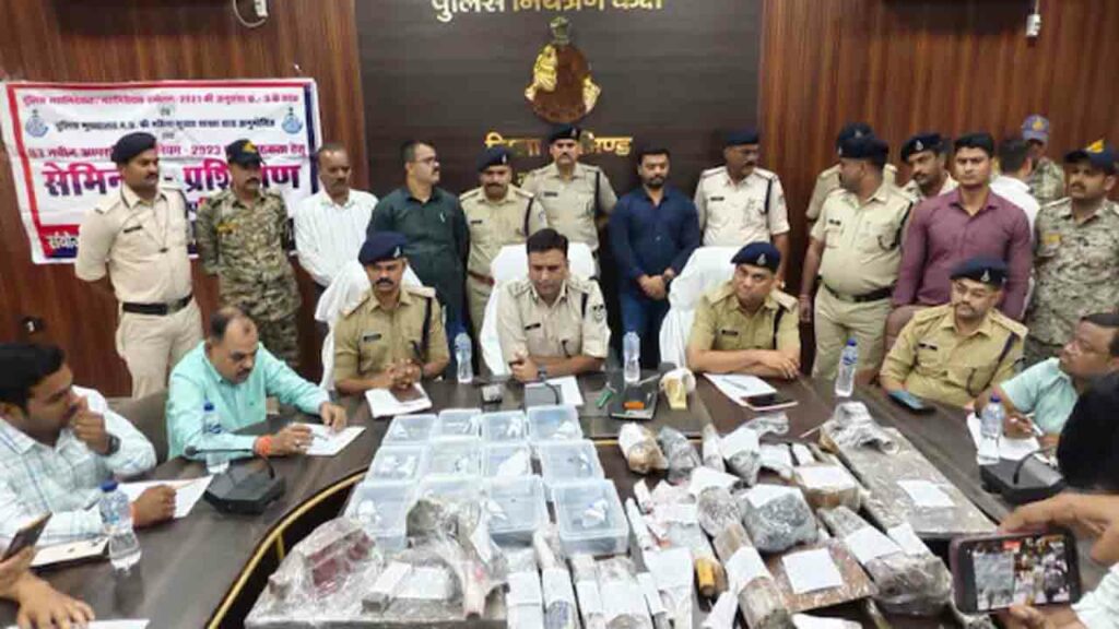 Cops Raid Illegal Arms Fact