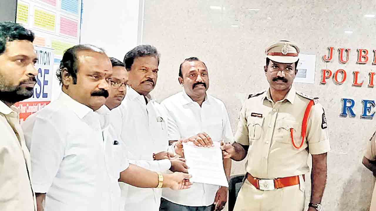 క్రిమినల్ కేసు పెట్టండి.. విచారణ జరిపి నిజాలను నిగ్గు తేల్చండి