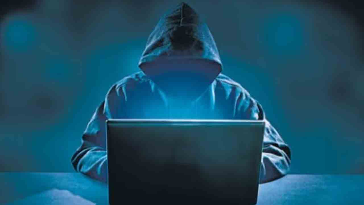 స్టాక్స్‌లో పెట్టుబడి అంటూ బురిడీ