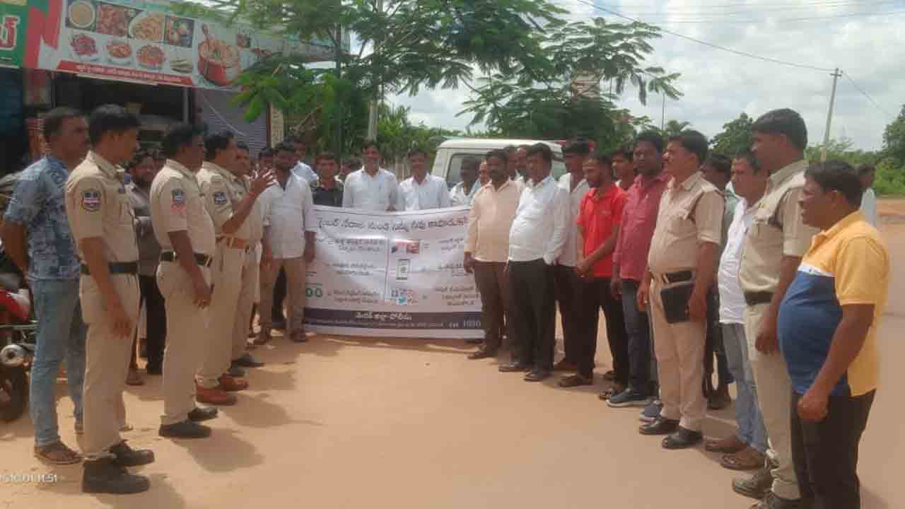 Cyber crimes | కొత్త వ్యక్తులు ఎవరు ఫోన్ చేసినా వారికి వ్యక్తిగత విషయాలు చెప్పొద్దు : ఏఎస్ఐ కృష్ణ