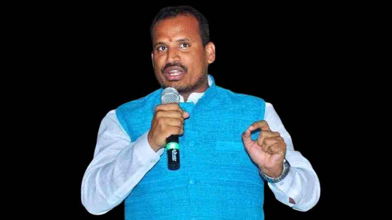 బీసీ జేఏసీ నేతల అరెస్టు అప్రజాస్వామికం