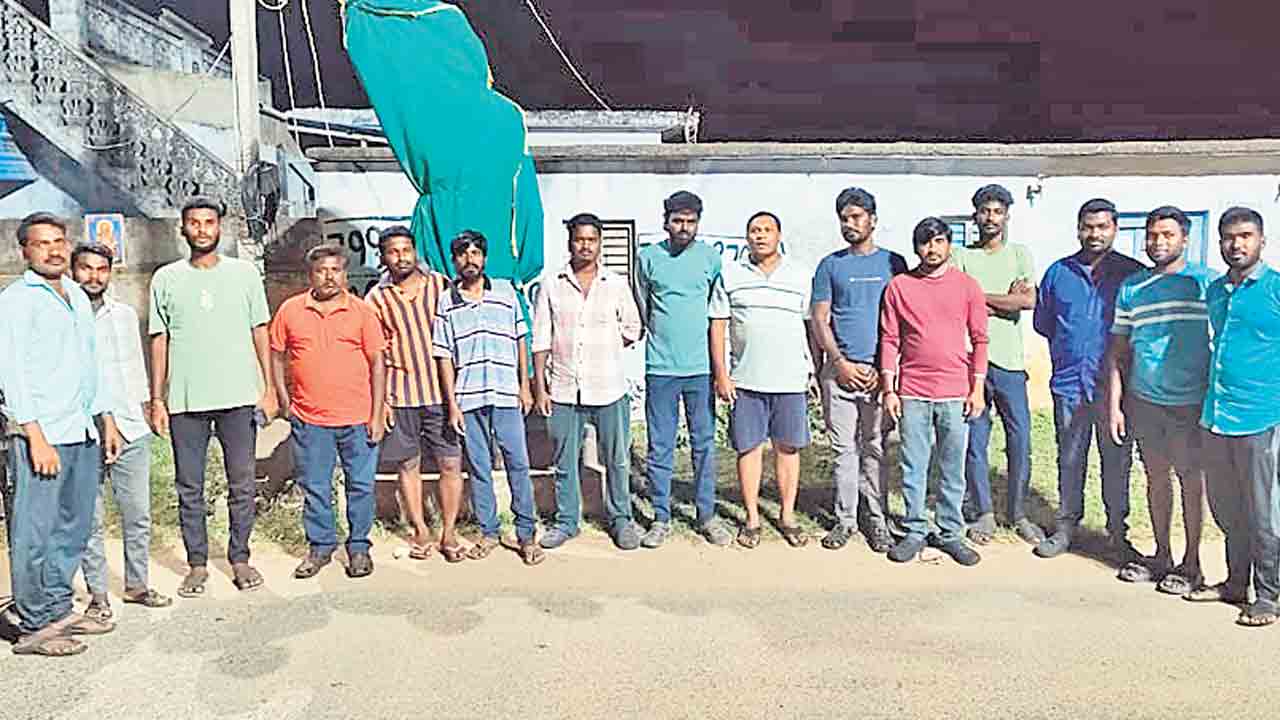 స్థానిక సంస్థల్లో రిజర్వేషన్లు కల్పించాలి.. చండ్రుగొండలో దళితుల నిరసన