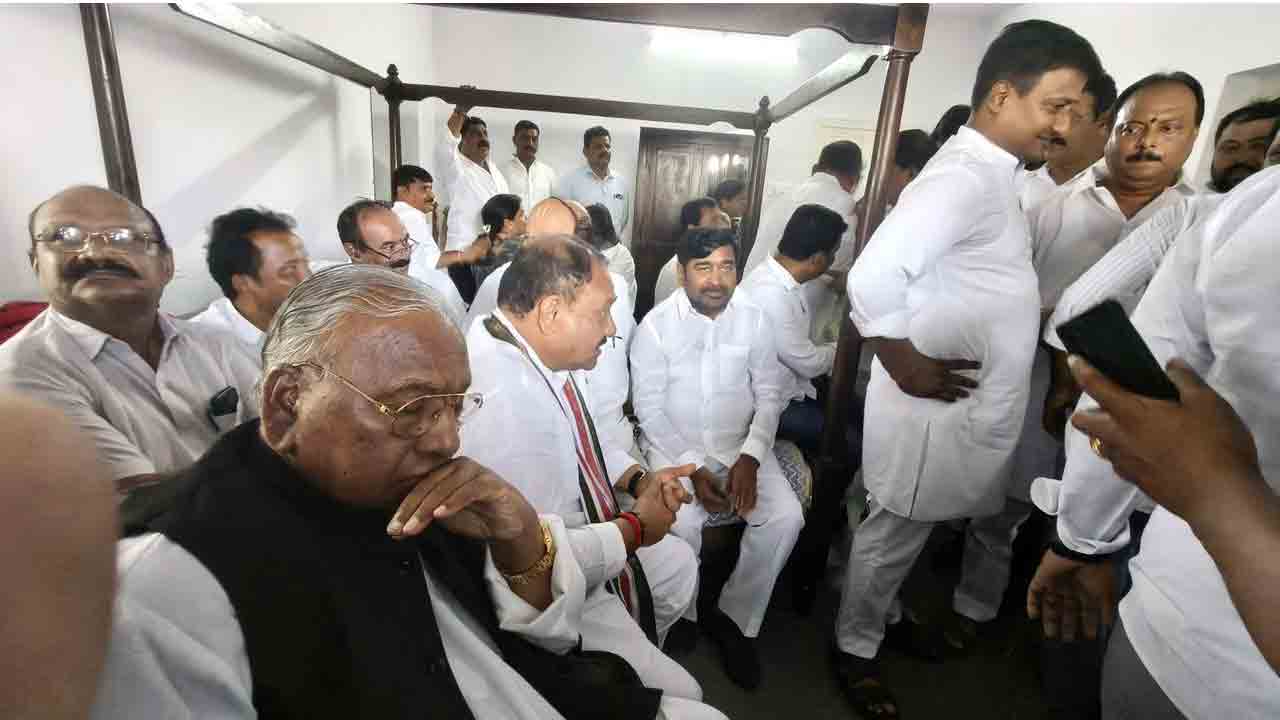 Jagadish Reddy | దామోదర్ రెడ్డి అంత్యక్రియలో పాల్గొన్న మాజీ మంత్రి జగదీష్ రెడ్డి