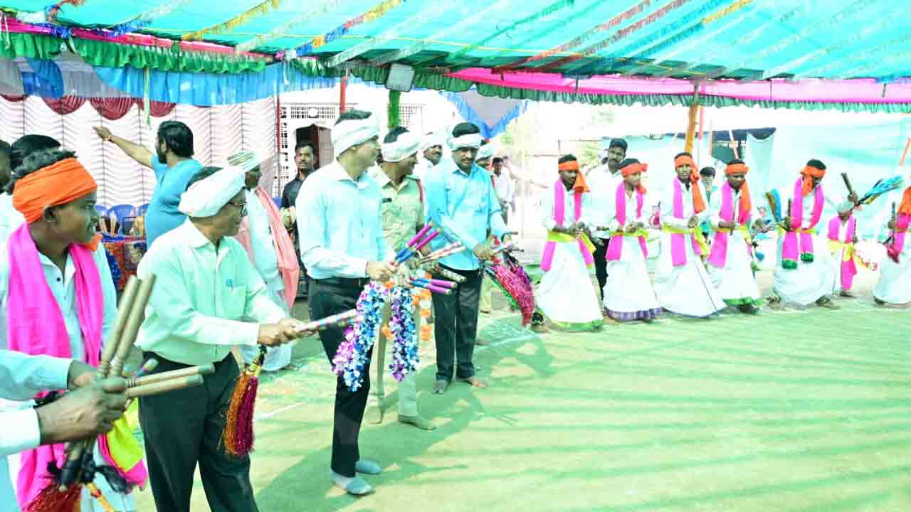 SP Akhil Mahajan | సాంస్కృతి,సాంప్రదాయాలు భావితరాలకు అందించాలి : ఎస్పీ అఖిల్ మహాజన్