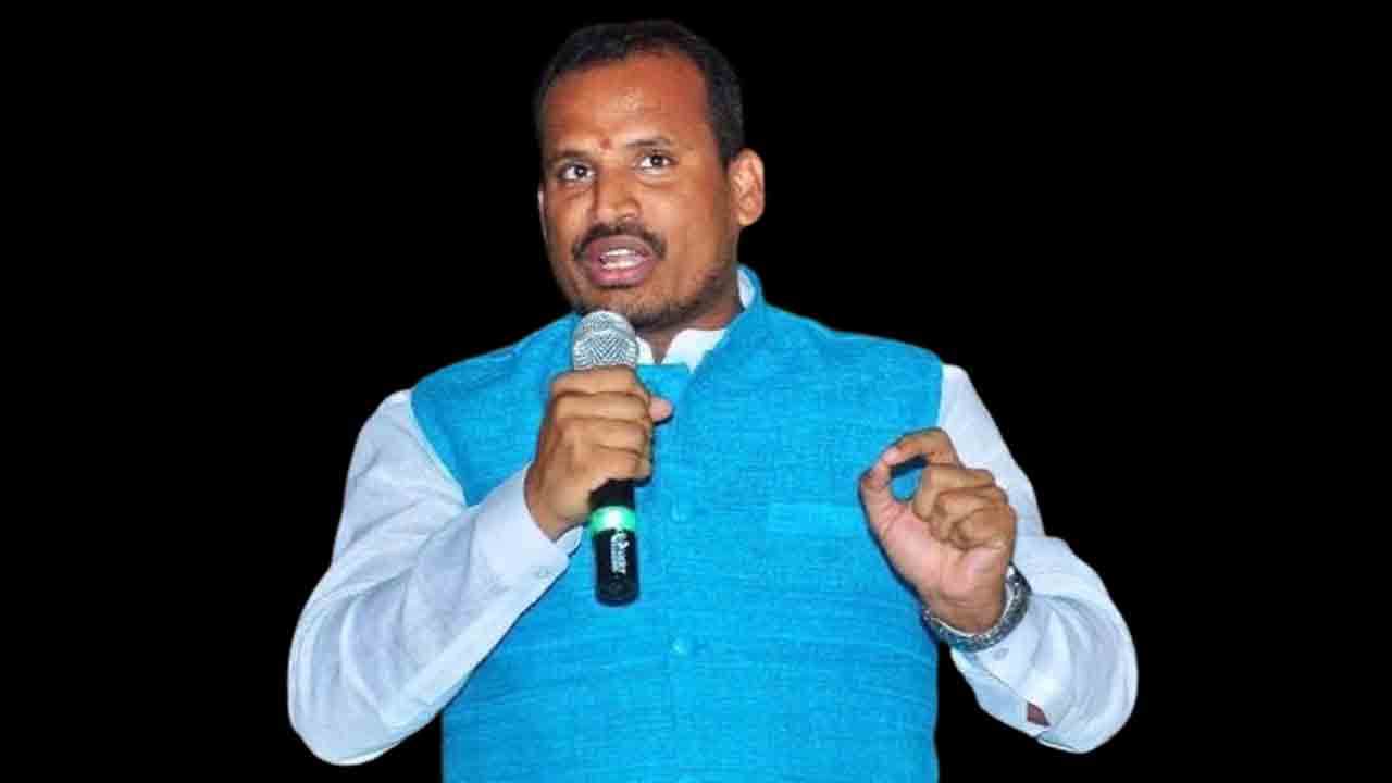 18న రాష్ట్ర బంద్‌కు సిద్ధంకావాలి.. బీసీ జేఏసీ కో చైర్మన్‌ దాసు సురేశ్‌