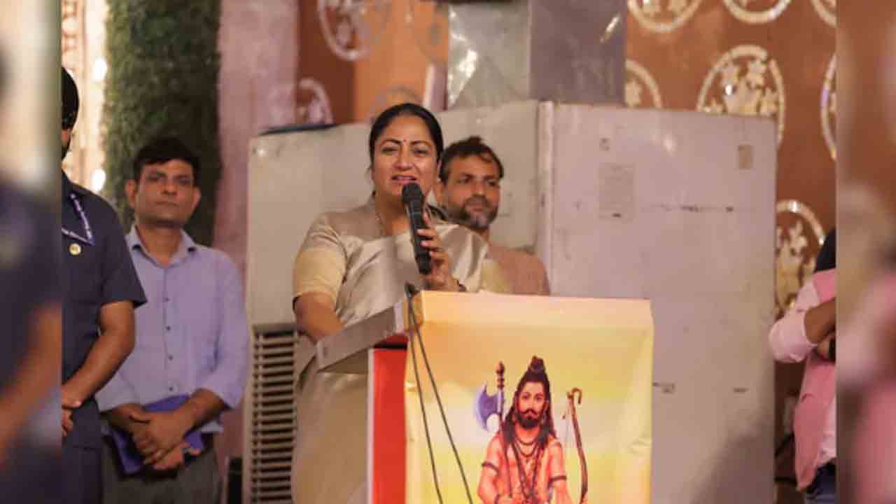 Delhi CM Rekha Gupta | బ్రాహ్మణులు సమాజంలో జ్ఞాన జ్వాల వెలిగిస్తారు: రేఖా   గుప్తా