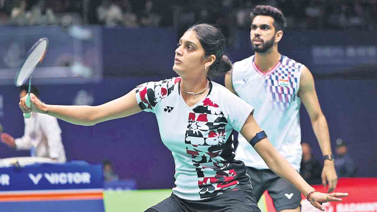 క్వార్టర్స్‌కు ధృవ్‌, తనీషా జోడీ