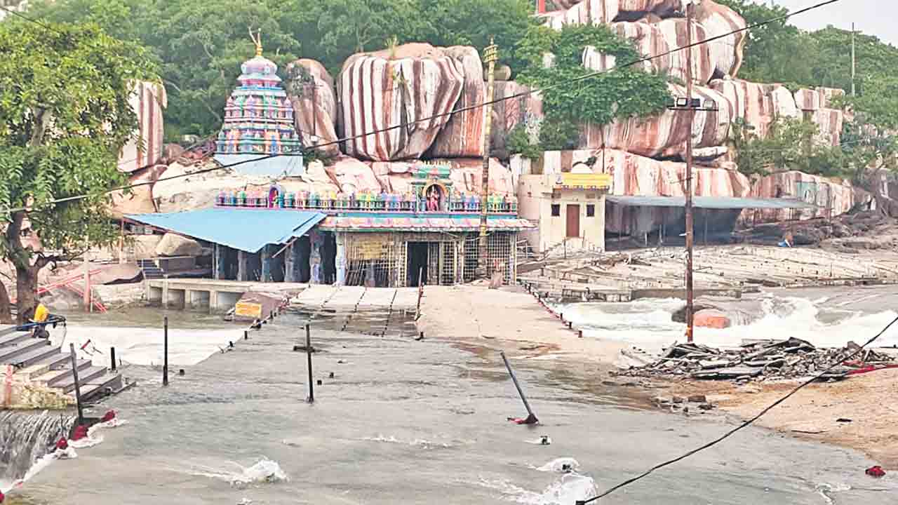 గుడిశుభ్రం..త్వరలో దర్శనం