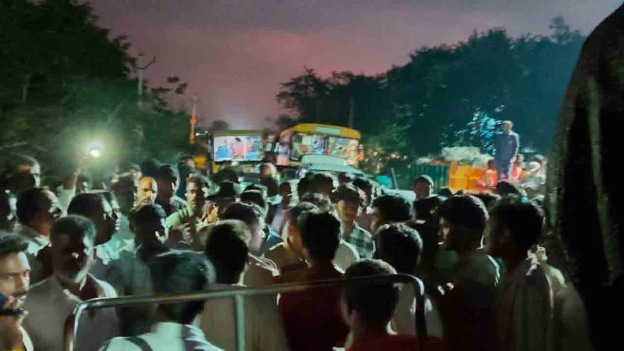 పత్తి రైతుల ఆగ్రహం