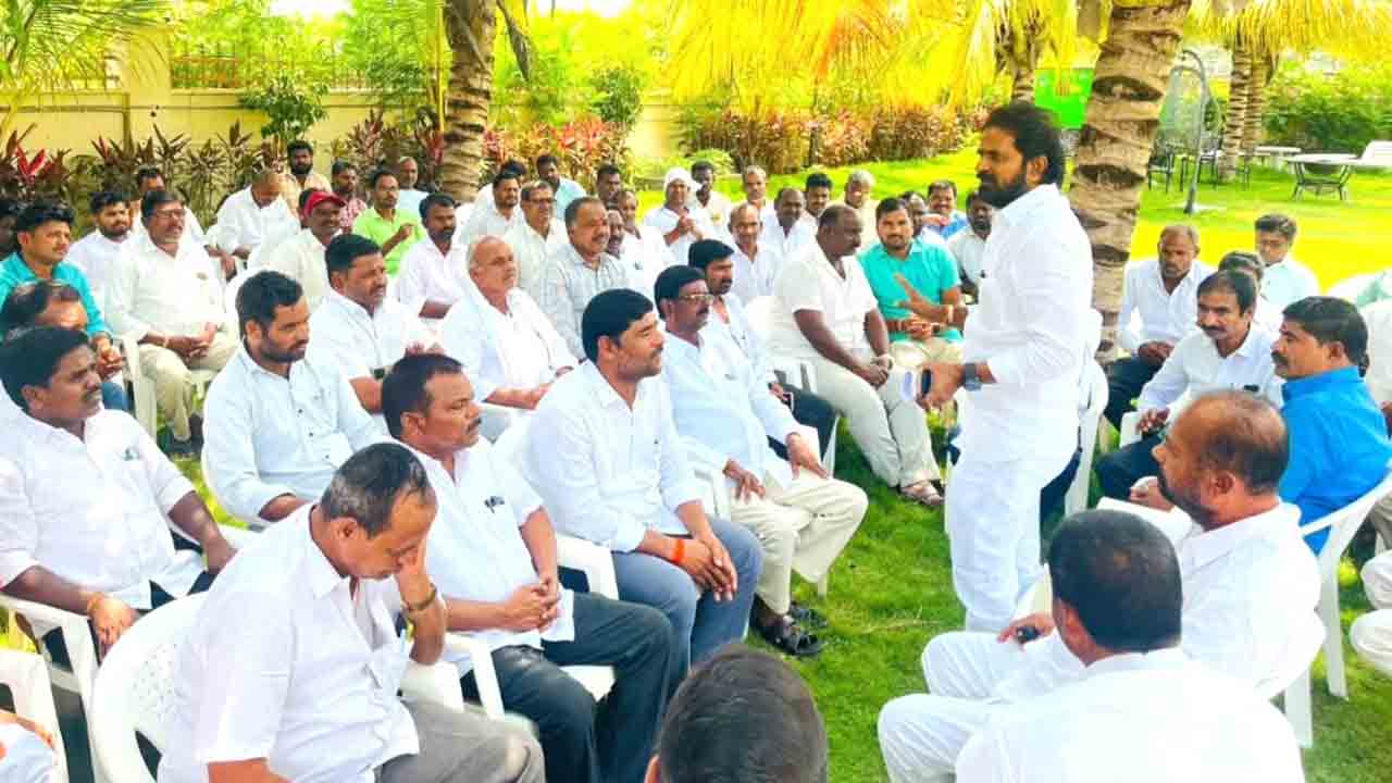 పార్టీ అభ్యర్థుల గెలుపునకు కృషి చేయాలి