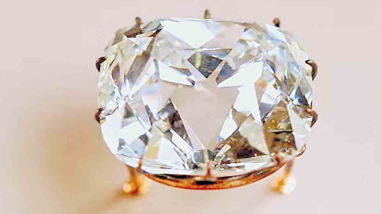 Golconda Diamond | గోల్కొండ వజ్రాన్ని తాకని లూవ్రా దొంగలు!.. శాపగ్రస్థమైనదనే వదిలేశారా?