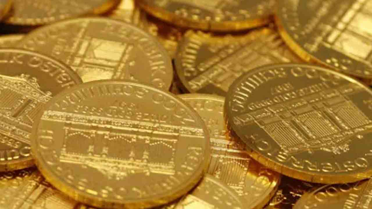 Gold Coins | బంగారు నాణేల ఆర్డర్ పేరుతో.. రూ.5 కోట్లకుపైగా యజమానిని   మోసగించిన ఉద్యోగి