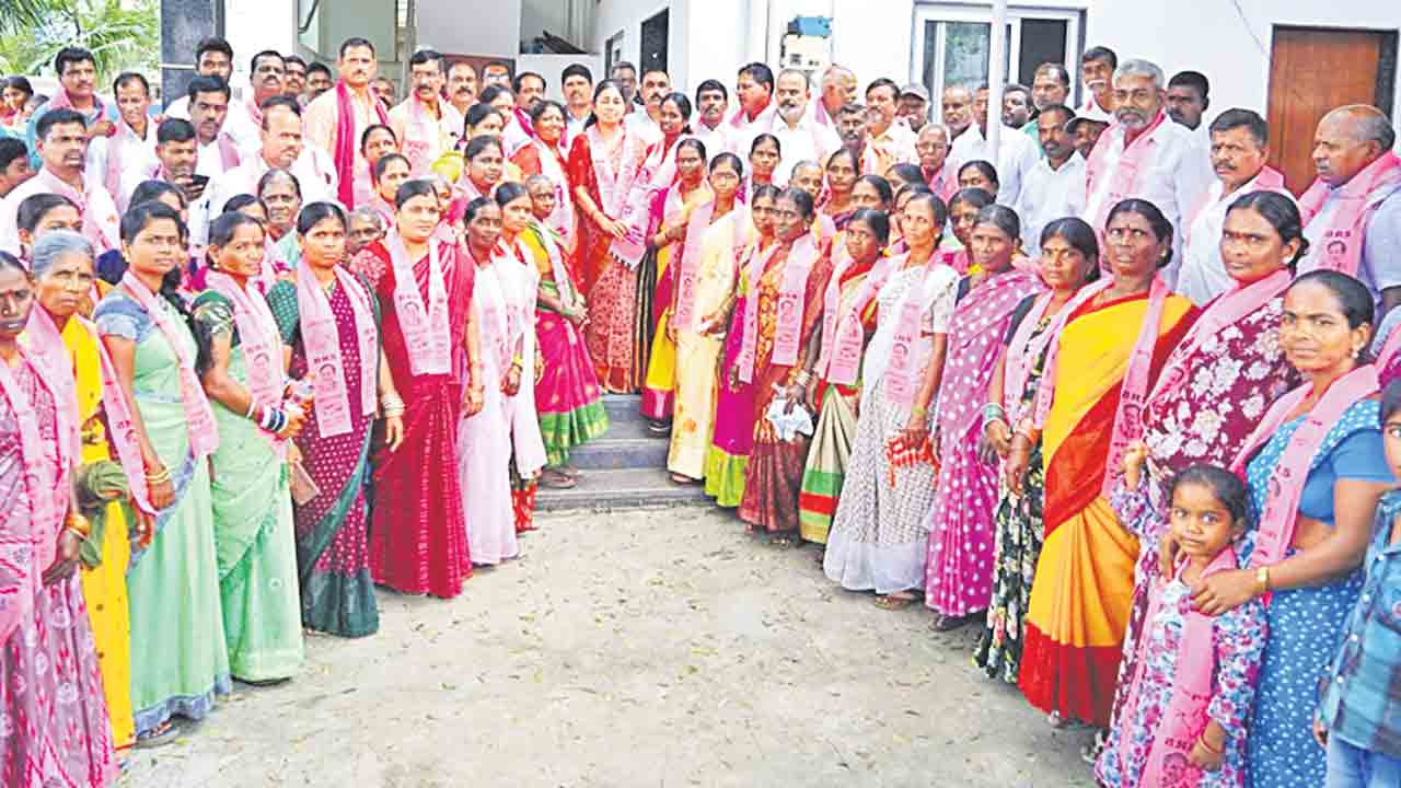 బీఆర్‌ఎస్‌లోకి వలసలు షురూ!