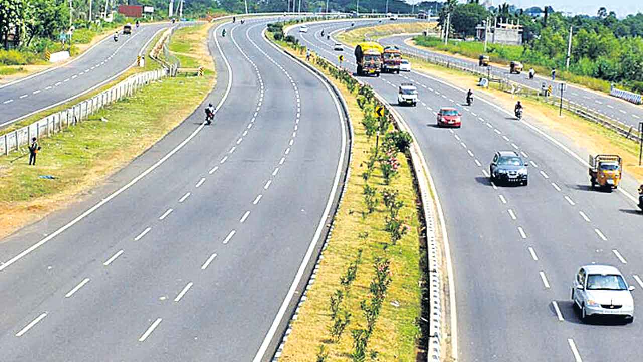 400 రోడ్లలో 66 రోడ్లు ఉమ్మడి నల్లగొండలోనే!