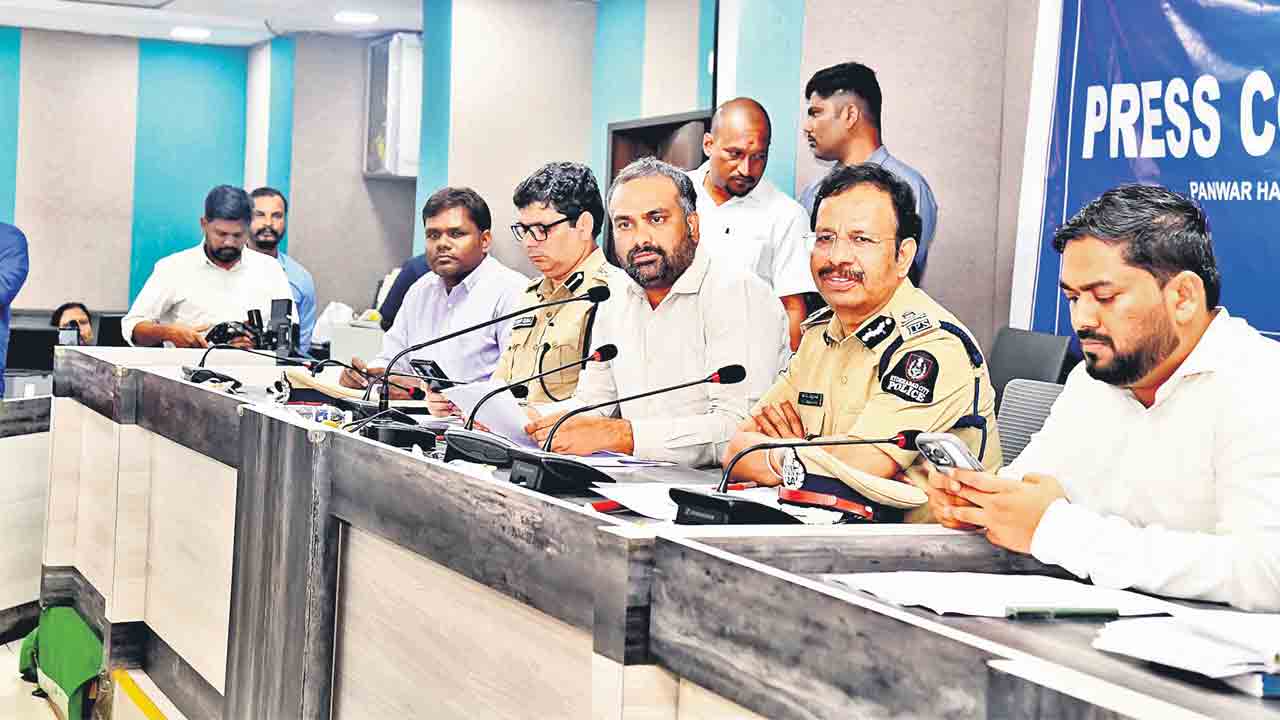మోగింది నగారా!