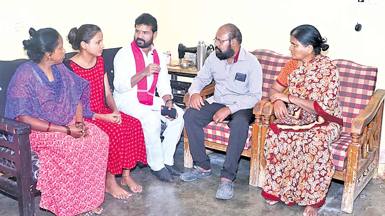 కేసీఆర్ వల్లే సంతోషంగా ఉన్నాం