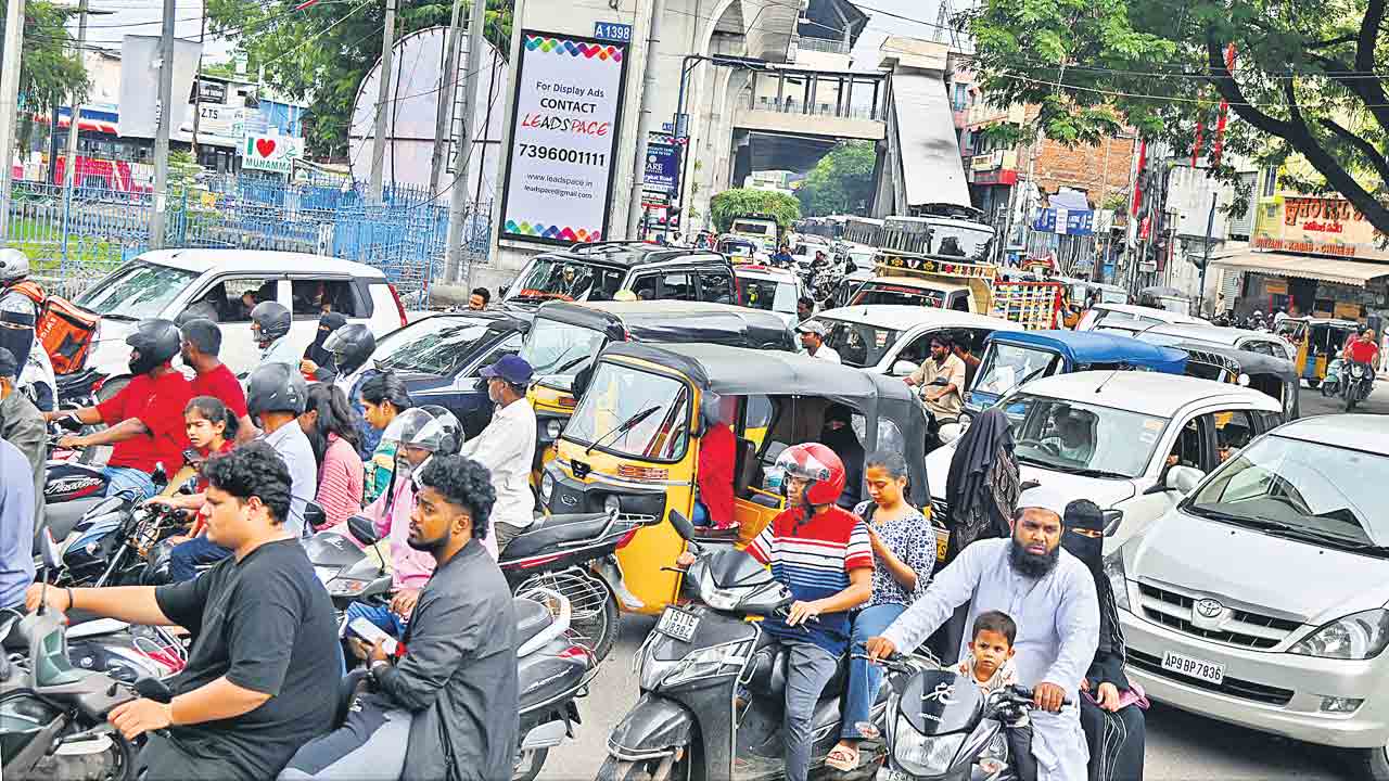సిటీలో ట్రాఫిక్‌ జామ్‌
